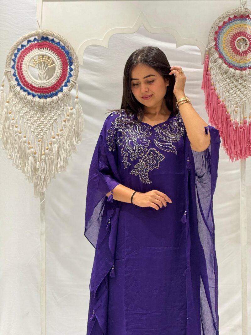 EMBROIDERED KAFTAN JHAROKHA - Image 2